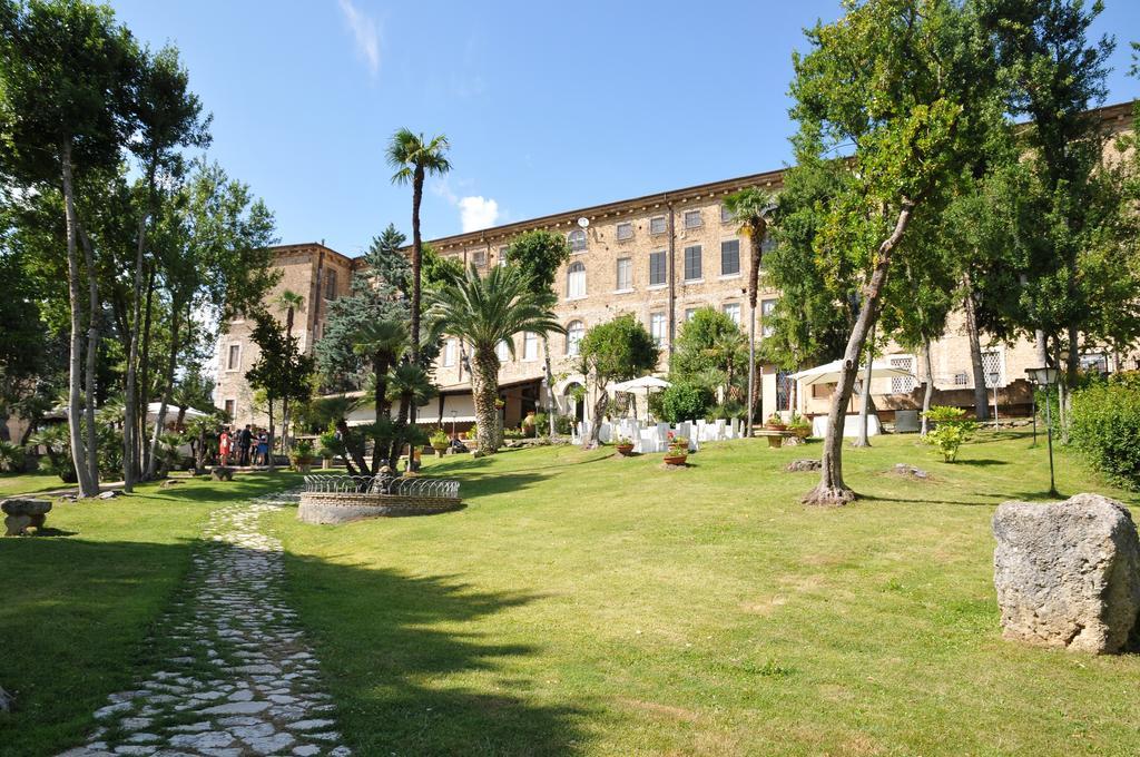 达皮诺伊尔骑士酒店 Arpino 外观 照片