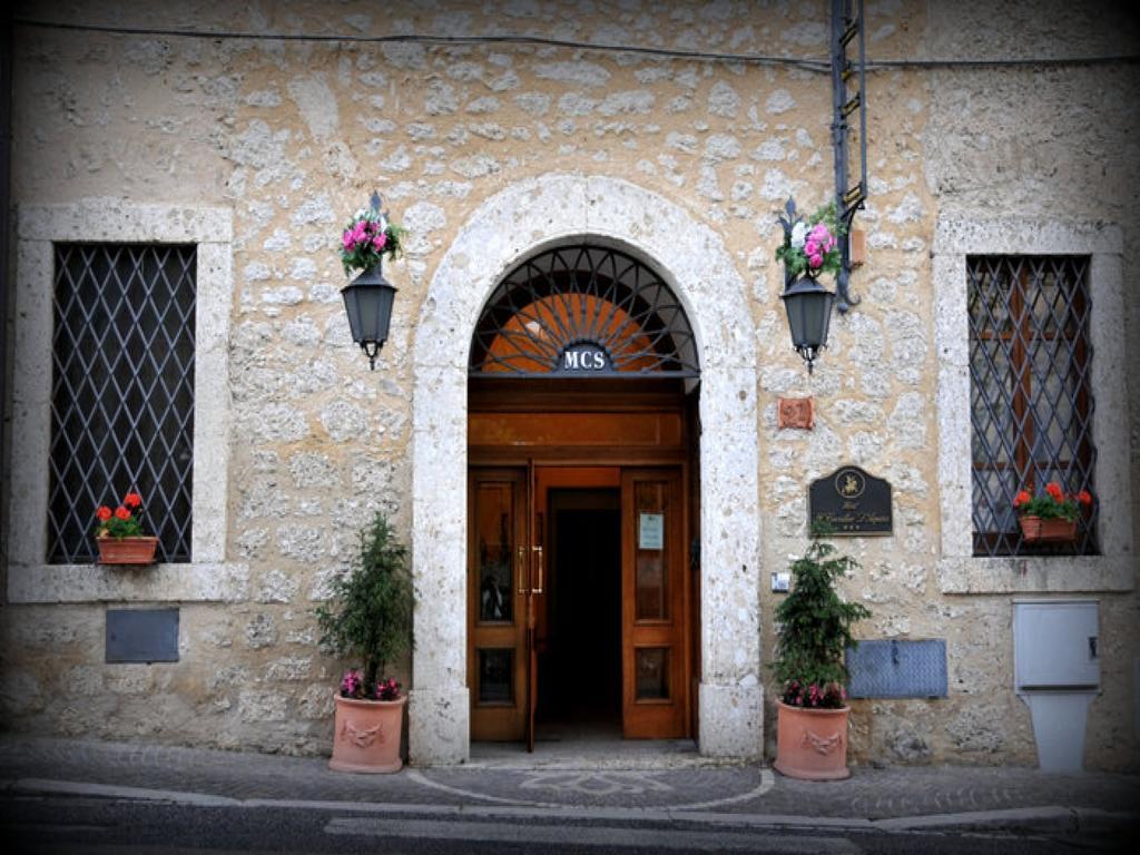 达皮诺伊尔骑士酒店 Arpino 外观 照片