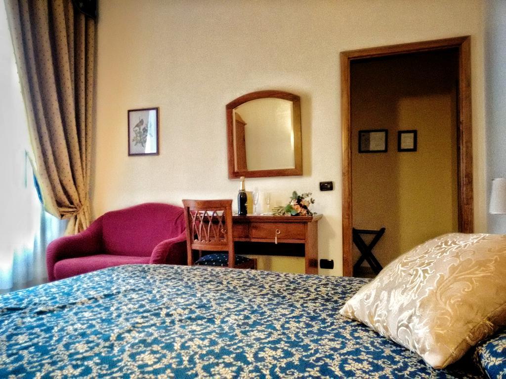 达皮诺伊尔骑士酒店 Arpino 外观 照片