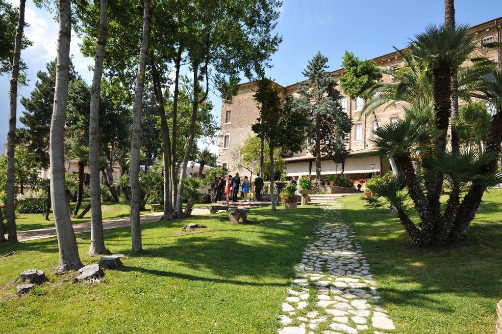 达皮诺伊尔骑士酒店 Arpino 外观 照片