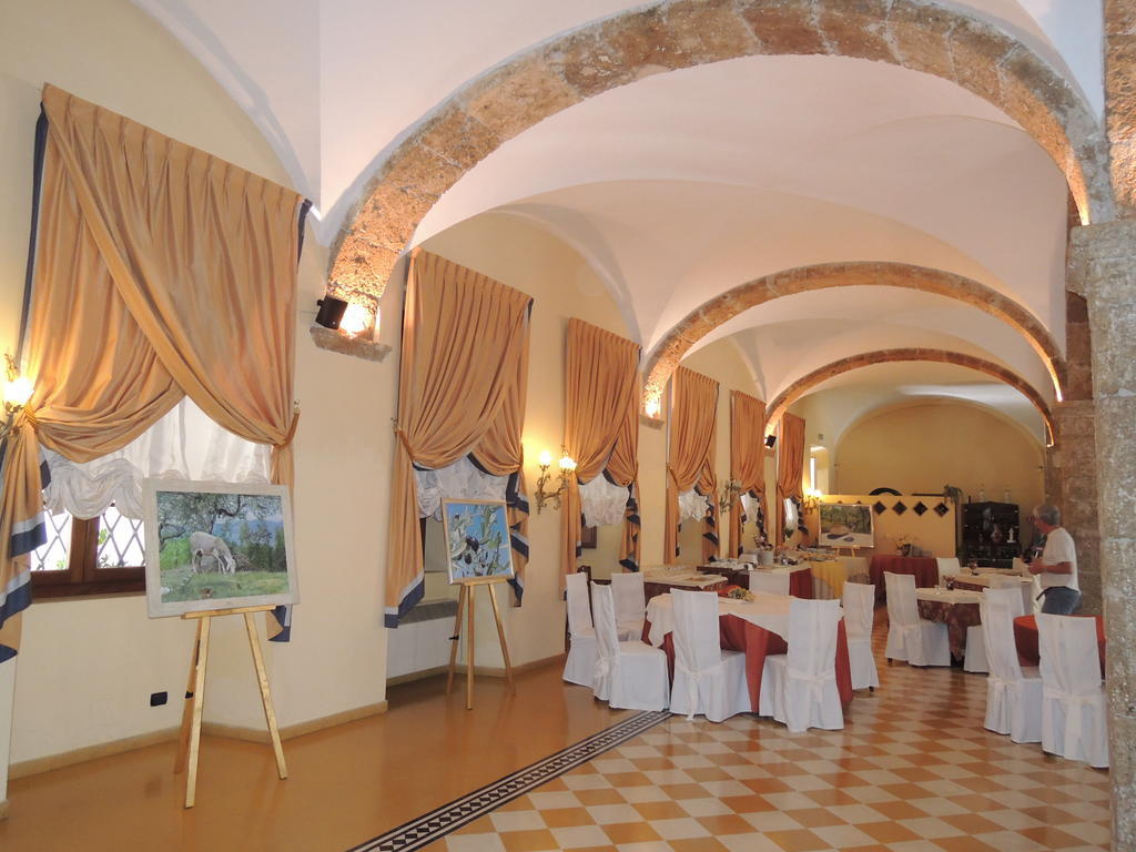 达皮诺伊尔骑士酒店 Arpino 外观 照片